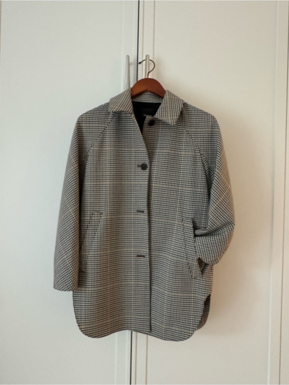 Womens Houndstooth Button-Up Coat - Black & White
